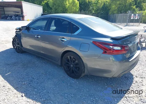 2017 Nissan Altima 2.5/S/Sv/Sl/Sr z USA, uszkodzony, nr VIN 1N4AL3AP4HC273659
